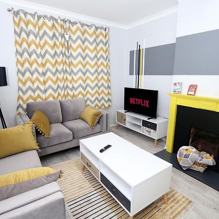 Ferienwohnung 3-Bed House With Parking Near London O2 Exterior foto